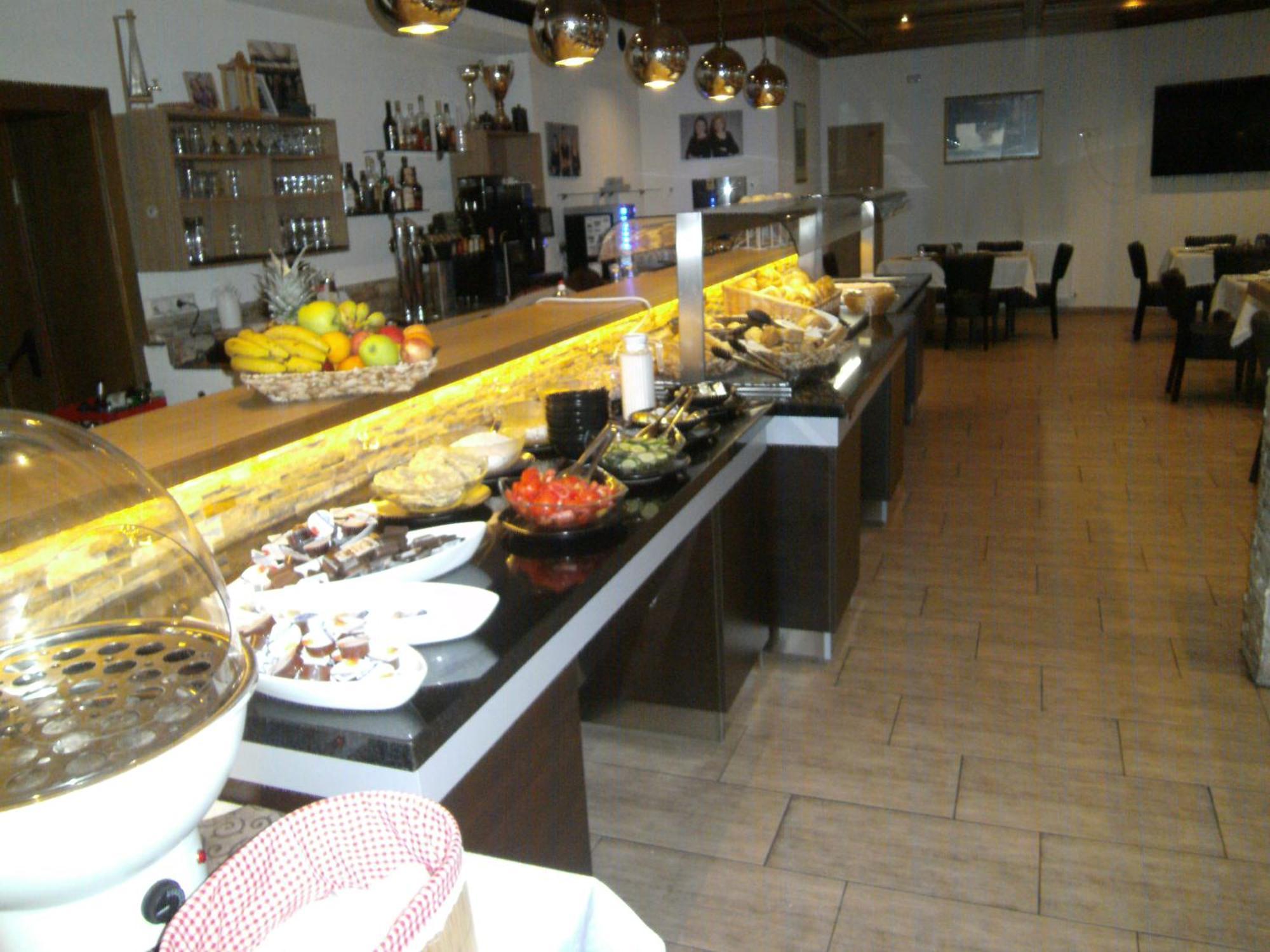Gasthof Hotel Kirchenwirt 齐勒河谷采尔 外观 照片
