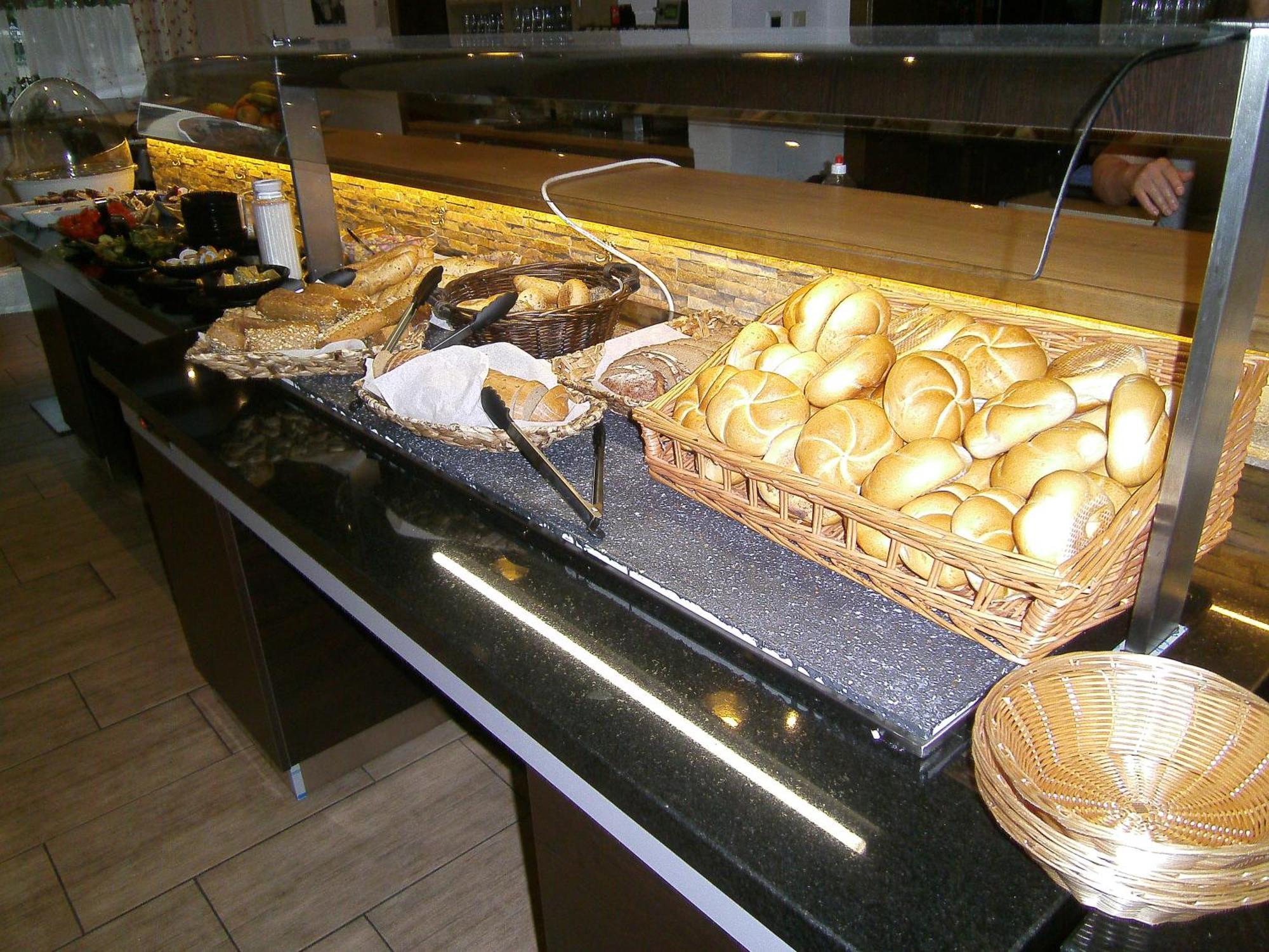 Gasthof Hotel Kirchenwirt 齐勒河谷采尔 外观 照片