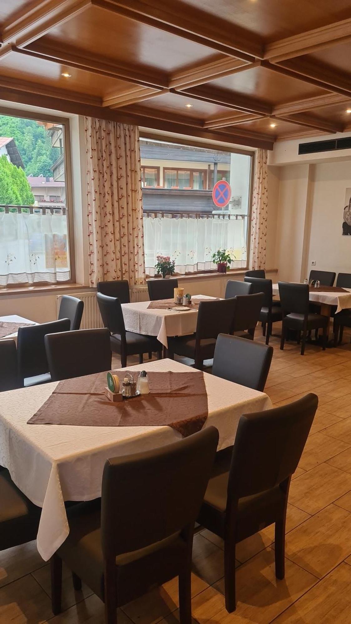 Gasthof Hotel Kirchenwirt 齐勒河谷采尔 外观 照片
